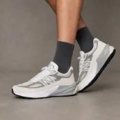 (店+)【NEW BALANCE】U990NC6 New Balance NB 990 V6 運動舒適 低幫跑步鞋 男女同款 白灰 nb女鞋 女鞋 運動鞋女