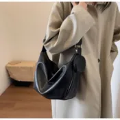 大容量高顏值包包 女百搭新款時尚小衆設計寬肩帶 單肩包 斜挎餃子包 沐禾