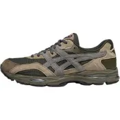 1203A871-250 ASICS Gel-MC Plus 織物牛剖層革 時尚潮流 耐磨 低幫 生活休閒鞋 男女同款 深褐色