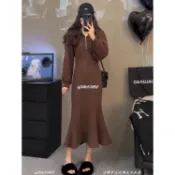 台湾现⚡货大尺碼胖MM新款黑色大學T洋裝女秋季收腰連帽魚尾荷葉邊裙子120公斤