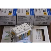 Cooper EATON TRSGF15W GFCI 漏電斷路插座 自我偵測 防觸電保護蓋 白色 15A