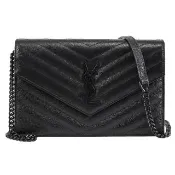 【YSL】Cassandre WOC 金屬LOGO粒面牛皮信封式鍊包斜背包(黑釦)