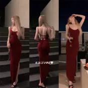 【𝐊𝐈𝐊𝐈𝐅𝐀𝐌𝐄】🍷𝑵𝒊𝒈𝒉𝒕～盛宴！絕美酒紅交叉鏤空露背綁帶長洋裝 酒紅色洋裝 包臀洋裝 美背洋裝 吊帶裙 開衩洋裝