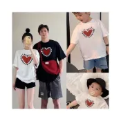 (店+)親子裝-愛心放光芒(黑)純棉 短T 情侶T【Y1256】MIT 情侶裝 短袖T恤 班服 加大尺碼 男女可穿 快速出貨