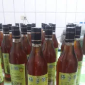 周先生純手工釀造的梅子醋
