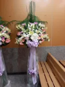 思念的心之會場佈置高架花籃一對2個~黃色白色百合 ~祭典 追思會 喪禮  殯儀館