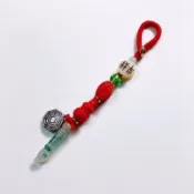 ◎開運贏家◎含開光/加持-M508【吉祥如意-紅色線金剛結鑰匙扣-文昌筆吊飾/一條】六字大明咒+硃砂文昌智慧光明燈