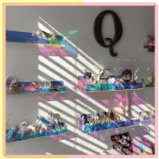 【臺灣出貨】炫彩壓克力一字隔板 免打孔壁掛置物架 公仔展示架 牆上書架 玩具收納層板 無痕掛牆雜誌架
