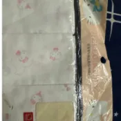 Hello Kitty 嬰兒純棉紗布手帕/口水巾（新品無使用外包裝舊）100%棉/39*30公分（有三條）2