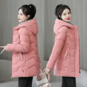 (店+)羽絨外套女款秋冬天防風防水保暖外套韓版中長版羽絨衣服大尺碼防寒鋪棉外套大衣禦寒休閒連帽風衣外套媽媽加絨厚麵包外套新年衣服