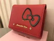 日本限定Hello Kitty meets Samantha Thavasa系列之Samantha Vega短夾