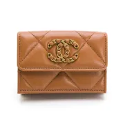 【BreezeOnline 微風精品線上】【CHANEL 香奈兒】19系列菱格小羊皮三折短夾