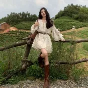 【波西米亞度假風】杏色燈籠袖連身裙 早秋氛圍感 甜美初戀繫帶V領短裙 度假洋裝 波希米亞風洋裝 渡假風洋裝