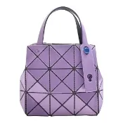 【ISSEY MIYAKE 三宅一生】BAOBAO CARAT系列 3X3亮面手提包(粉紅色紫水晶)