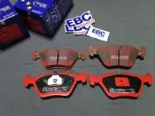 售 BMW E34 E32 專用陶瓷前來令片 全車系皆適用，操作溫度可達750度英國EBC紅皮陶瓷，煞得住，低粉塵