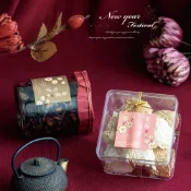 ☆╮Jessice 雜貨小鋪 ╭☆春節 包裝用品 方 貼紙 幸福滿堂 單枚約約5x5cm 24枚 每包35元