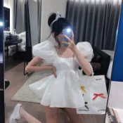 【臺灣出貨】【推薦爆款】新款法式氣質方領白色連衣裙女夏高腰顯瘦露背泡泡袖短裙上衣洋裝