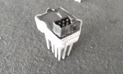 e36 97 風扇電阻  這個是恆溫專用的 風速調1.2.3速都 沒有  就是這個壞了