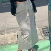 生活軌道 【抽繩收腰】工裝裙 半身裙 後開叉設計 雙口袋 韓系休閒 春夏穿搭 人氣時尚 東大門同款 抽繩調節 顯瘦遮肉