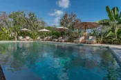 【Lion Travel 雄獅旅遊】印尼 LEMBONGAN ISLAND LEMBONGAN ISLAND 藍夢島皇家渡假屋別墅飯店 ROYAL RETREAT VILLA S LEMBONGAN 加購高鐵 海灘 商務 部分含早餐