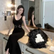 【遇見衣櫥】辣妹鏤空漏肚臍收腰顯瘦修身魚尾裙中長款洋裝女