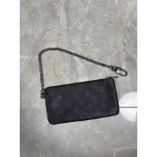 Louis Vuitton x Fragment 手機包