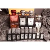 Jo Malone 玫瑰與白麝香／絲絨玫瑰與烏木／夜來香與白芷／檜木與雪松／沒藥與零陵香／烏木佛手柑／香根草與黃金梵尼蘭