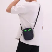 【FENDI 芬迪】立體小怪獸小牛皮斜背小方包(深藍)