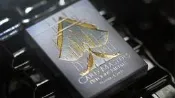 白色燙金紙牌大師撲克牌 Card Masters Precious Metal Foil Playing Cards