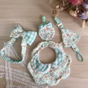 🧶小妮子玩布.  寶寶彌月禮盒 彌月禮盒平安符袋 奶嘴鏈 安撫巾  安撫兔兔  寶寶圍兜 圍兜 荳荳毯被 韓布 日布手作