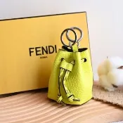 【FENDI 芬迪】迷你水桶零錢包造型雙扣環吊飾鑰匙圈(黃)