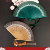中國風女士折疊扇復古絲綢扇子流蘇日式扇子輕便攜日用摺扇復古竹制工藝品 旗袍舞蹈漢服走秀寫真道具結婚新娘拍照-皇冠(六色)-水水女人國