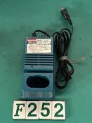 【有中-日本外匯品】牧田 Makita DC9700  7.2-9.6V 專用充電器 {F252}