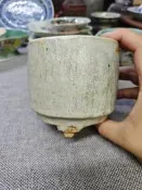 清代石灣窯三足香爐，全品發白，白釉開片，造型規整，三足穩重