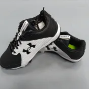 好鏢射射~~UNDER ARMOUR 棒球膠釘鞋 白黑 3023442-001 (1980)