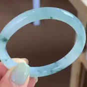 冰種 天然翡翠 緬甸 A玉 玉鐲 • 冰種天藍飄花翡翠貴妃鐲