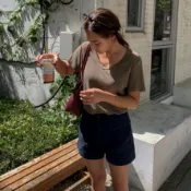 【預購】女生純棉復古素面百搭日常V領短袖上衣T恤 灰 乳白 黑 棕【08.25】東大門-M18122