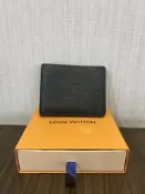 『民族流當名牌皮夾』Louis Vuitton Multiple 短夾