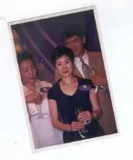 (發77)   周潤發 、 陳薈蓮 3*5 沖洗照片一張，早期相片，保存還不錯!
