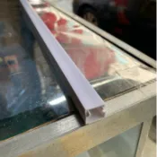壓條 方型壓條 1號 2號 3號 4號 長度：一支一米長 100公分 裝潢配線槽 四種規格