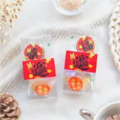 (店+)新年小禮物 招財進寶梅子棒棒糖＋金元寶香皂 透明盒腰封包裝 開運招財小物 新年送禮 小禮品 新年開運 開工 g4094