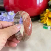 台灣現貨17圍54.5mm鐲寬17.2mm鳳尾紋 帶橘紅色彩 天然珊瑚玉 菊花玉手環手鐲，降價優惠