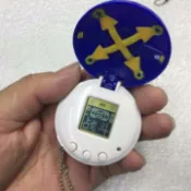 🏷️台灣出貨 夢龍 洛克王國電子寵物機 數碼寶貝拓麻歌子游戲機 經典懷舊掛件 拓麻歌子吊飾 日系包包吊飾 卡通鈅匙圈