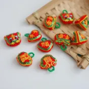 現貨【端午節配飾】端午節 卡通刺繡DIY 手工縫艾草吊飾 亮片虎頭 平安福 迷你香囊 小香包
