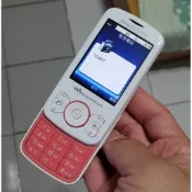 出清經典收藏 Sony Ericsson W100i 粉白色 綠白色 Walkman 滑蓋手機  外觀95新 附電池x1
