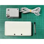 激動的巨人 二手現貨 3DS 主機 日規 無改機 白色 附原廠觸控筆 原廠充電器 原廠充電座 實機拍攝 如圖