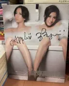4《Apple瑤瑤姊妹妄想曲：偷穿高跟鞋之女女寫真集》推守文化創意股份有限公司|Apple、瑤瑤|九成新