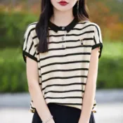 胖胖美依 短袖上衣 條紋衣 短袖針織衫 薄款毛衣刺繡紋翻領針織短袖T卹精仿羊毛寬鬆Polo領小衫T362-A.3532.