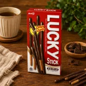 [全賣場滿200安排寄送]〈正便宜〉 台灣明治meiji 明治Lucky 巧克力口味 / 草莓口味 棒狀餅乾 45g (