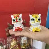 太陽能自動搖晃 2 英寸舞獅擺件卡通動物公仔汽車裝飾